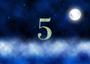５番の月の館