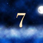 ７番の月の館